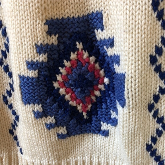Vintage crew neck sweater Aztec south western knit pattern. Rib knit trim. - Picture 6 of 6